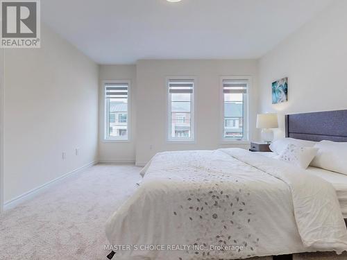 68 Kentledge Avenue, East Gwillimbury, ON - Indoor Photo Showing Bedroom