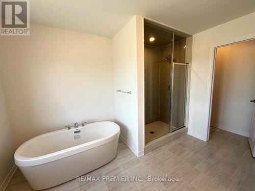 2 Kingsbury Trail, Barrie, ON - Indoor Photo Showing Bathroom