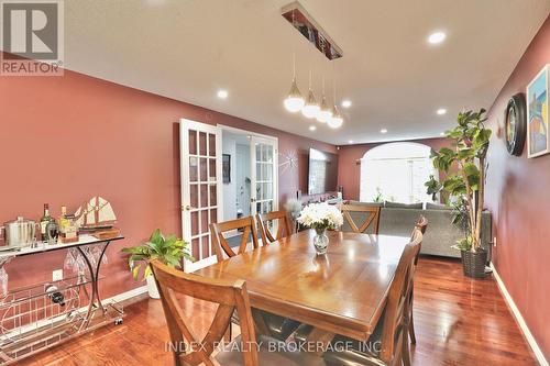 18 Girdwood Dr, Barrie, ON - Indoor Photo Showing Dining Room