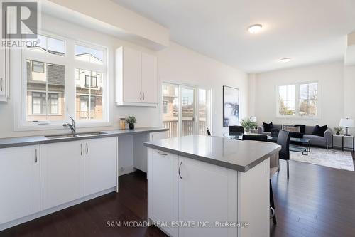 2110 Royal Gala Circle, Mississauga, ON - Indoor Photo Showing Kitchen With Double Sink