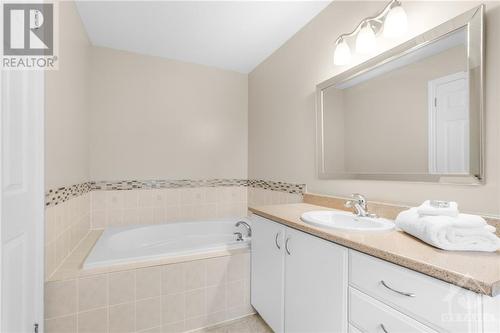 301 Vienna Terrace, Ottawa, ON - Indoor Photo Showing Bathroom