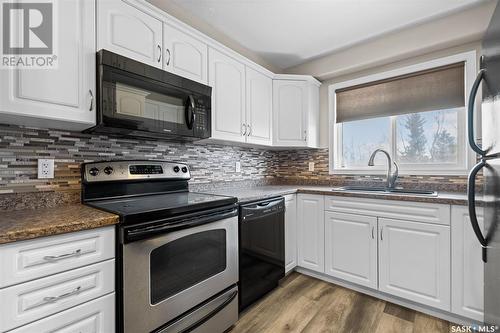 102 600 Centennial Boulevard, Warman, SK - Indoor Photo Showing Kitchen With Upgraded Kitchen