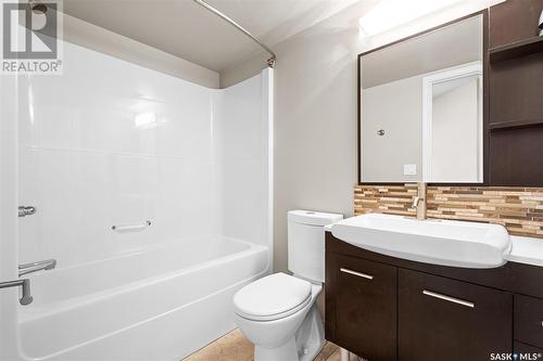 102 600 Centennial Boulevard, Warman, SK - Indoor Photo Showing Bathroom