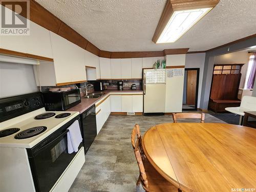 214 Government Road S, Weyburn, SK - Indoor Photo Showing Kitchen