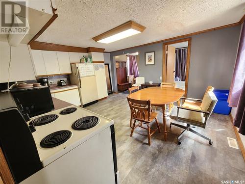 214 Government Road S, Weyburn, SK - Indoor Photo Showing Kitchen