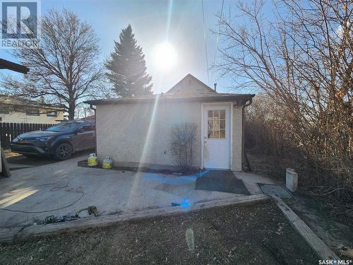 214 Government Road S, Weyburn, SK - Outdoor