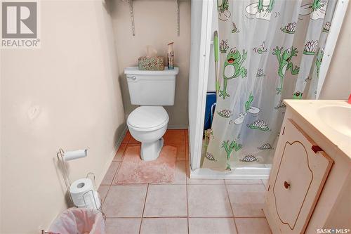 14 Mossing Bay, Regina, SK - Indoor Photo Showing Bathroom