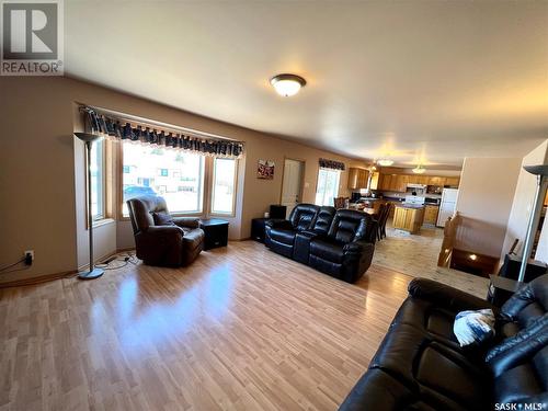 516 Brownlee Street, Morse, SK - Indoor Photo Showing Living Room