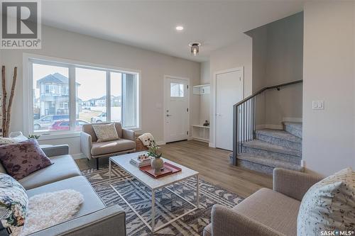 134 Taube Avenue, Saskatoon, SK - Indoor Photo Showing Living Room