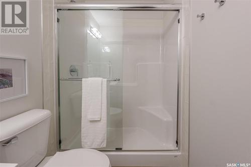 134 Taube Avenue, Saskatoon, SK - Indoor Photo Showing Bathroom