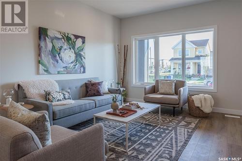 146 Taube Avenue, Saskatoon, SK - Indoor Photo Showing Living Room