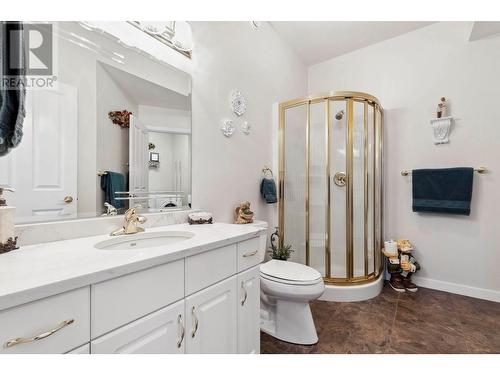 5795 Dixon Dam Road, Vernon, BC - Indoor Photo Showing Bathroom