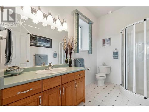 5795 Dixon Dam Road, Vernon, BC - Indoor Photo Showing Bathroom