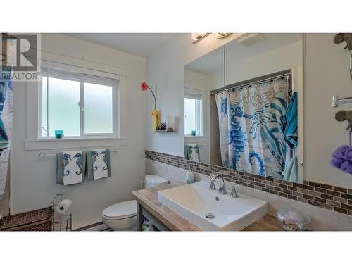 5286 Huston Road, Peachland, BC - Indoor Photo Showing Bathroom