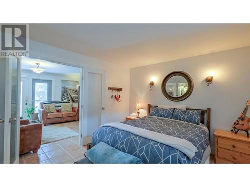 5286 Huston Road, Peachland, BC - Indoor Photo Showing Bedroom