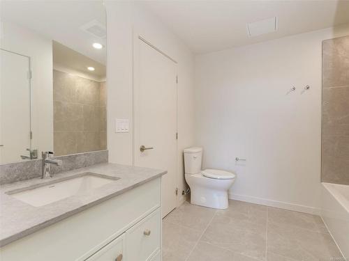 402-629 Speed Ave, Victoria, BC - Indoor Photo Showing Bathroom
