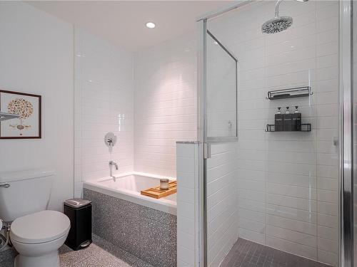 209-770 Fisgard St, Victoria, BC - Indoor Photo Showing Bathroom