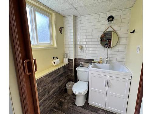 621 Dogwood Dr, Gold River, BC - Indoor Photo Showing Bathroom