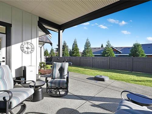 3392 Manchester Dr, Courtenay, BC - Outdoor