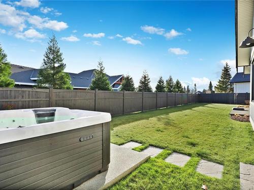 3392 Manchester Dr, Courtenay, BC - Outdoor With Backyard