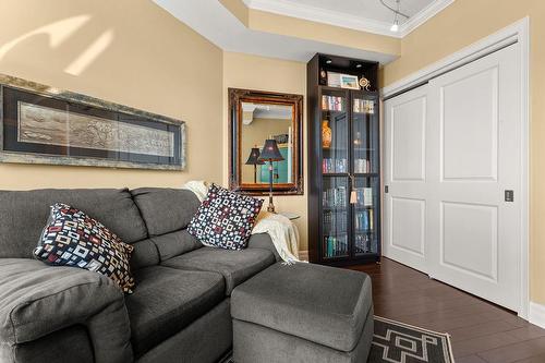 360 Pearl Street|Unit #803, Burlington, ON - Indoor Photo Showing Living Room