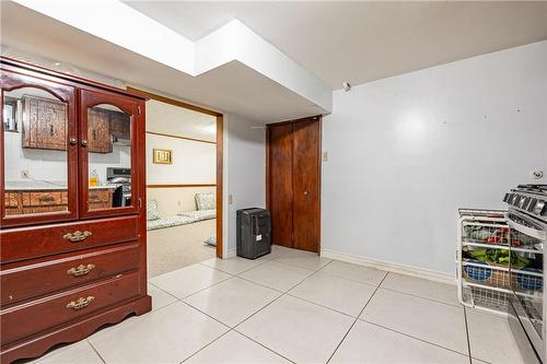 22 Crown Court, Hamilton, ON - Indoor Photo Showing Other Room