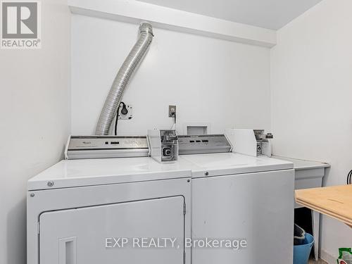 654 Crawford St, Toronto, ON - Indoor Photo Showing Laundry Room