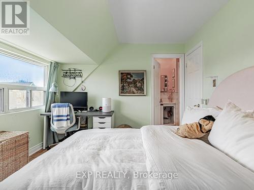 654 Crawford Street, Toronto C01, ON - Indoor Photo Showing Bedroom