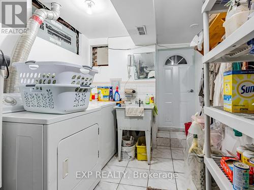 654 Crawford St, Toronto, ON - Indoor Photo Showing Laundry Room