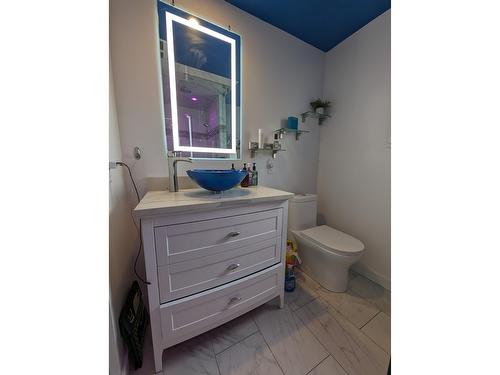 1011 Gordon Street, Nelson, BC - Indoor Photo Showing Bathroom