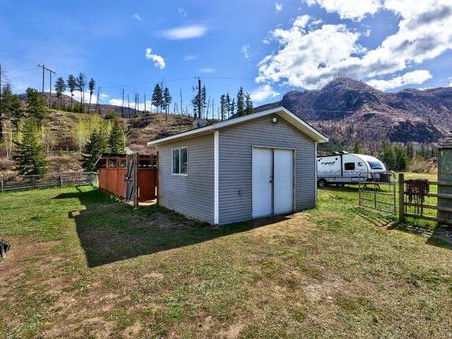 3311 Yellowhead Highway S, Barriere, BC - Outdoor
