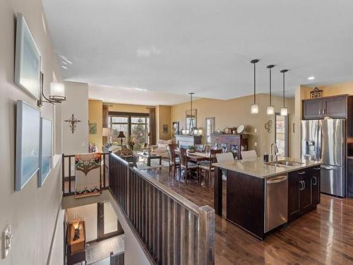 1500 Golf Ridge Drive, Kamloops, BC - Indoor Photo Showing Kitchen With Upgraded Kitchen