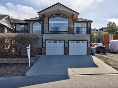 925 Stagecoach Drive, Kamloops, BC - Outdoor With Facade