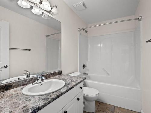 925 Stagecoach Drive, Kamloops, BC - Indoor Photo Showing Bathroom