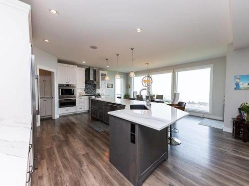 2170 Crosshill Drive, Kamloops, BC - Indoor Photo Showing Kitchen With Upgraded Kitchen