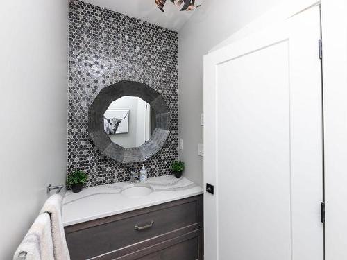 2170 Crosshill Drive, Kamloops, BC - Indoor Photo Showing Bathroom