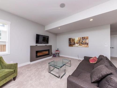 2170 Crosshill Drive, Kamloops, BC - Indoor Photo Showing Living Room With Fireplace