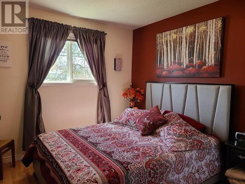 420 Mccurdy Road, Kelowna, BC - Indoor Photo Showing Bedroom