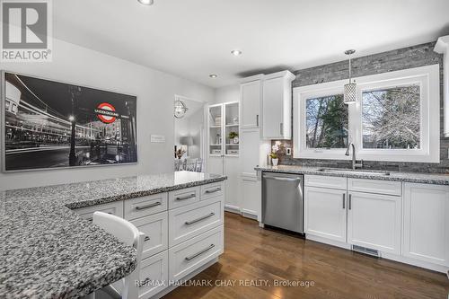 89 Melrose Avenue, Barrie, ON - Indoor Photo Showing Kitchen With Upgraded Kitchen