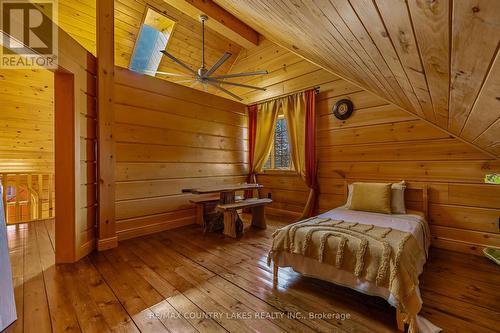 2441 Lakeshore Drive, Ramara, ON - Indoor Photo Showing Bedroom