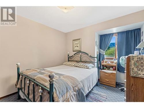 821 Cottonwood Avenue, Sicamous, BC - Indoor Photo Showing Bedroom