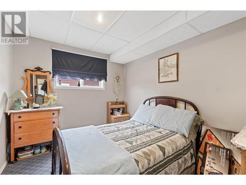821 Cottonwood Avenue, Sicamous, BC - Indoor Photo Showing Bedroom