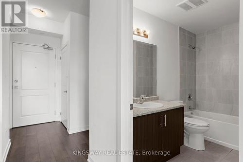 503 - 125 Shoreview Place, Hamilton, ON - Indoor Photo Showing Bathroom