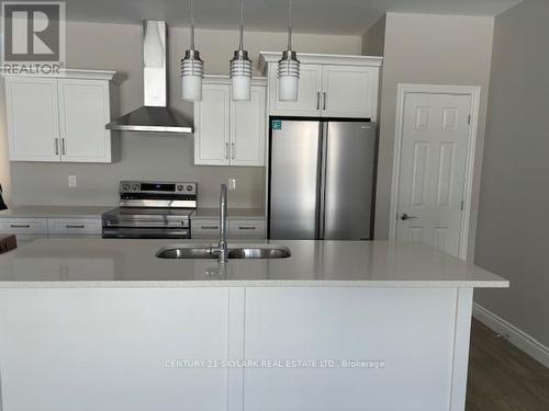 602 Hacket Rd, Amherstburg, ON - Indoor Photo Showing Kitchen With Double Sink