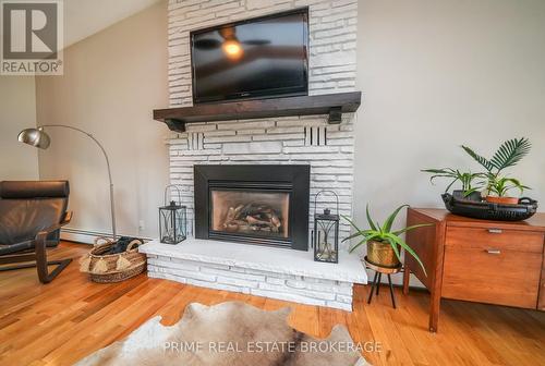 10217 Parkside Cres, Lambton Shores, ON - Indoor Photo Showing Living Room With Fireplace