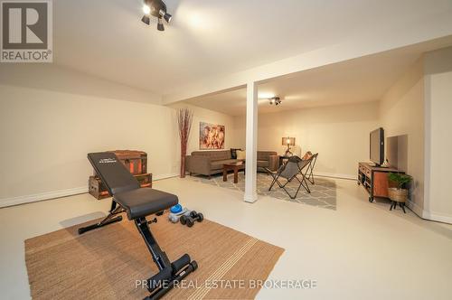10217 Parkside Cres, Lambton Shores, ON - Indoor Photo Showing Gym Room