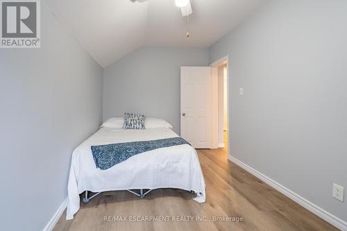 163 Florence St, Hamilton, ON - Indoor Photo Showing Bedroom