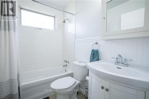 88 Gram Ave, Welland, ON - Indoor Photo Showing Bathroom
