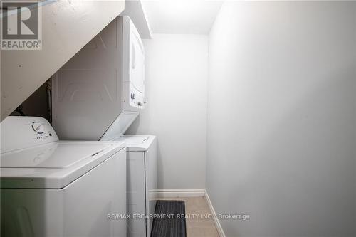 88 Gram Ave, Welland, ON - Indoor Photo Showing Laundry Room