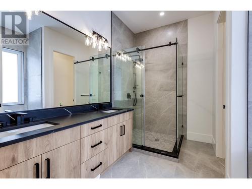 830 Westview Way Unit# 10, West Kelowna, BC - Indoor Photo Showing Bathroom